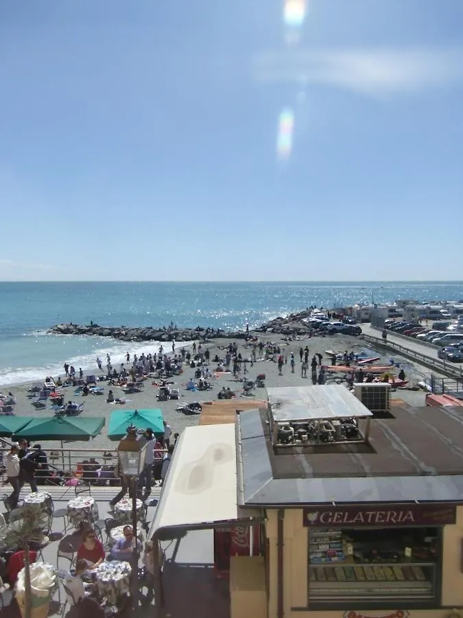 Hotel La Spiaggia Monterosso al Mare 2*,